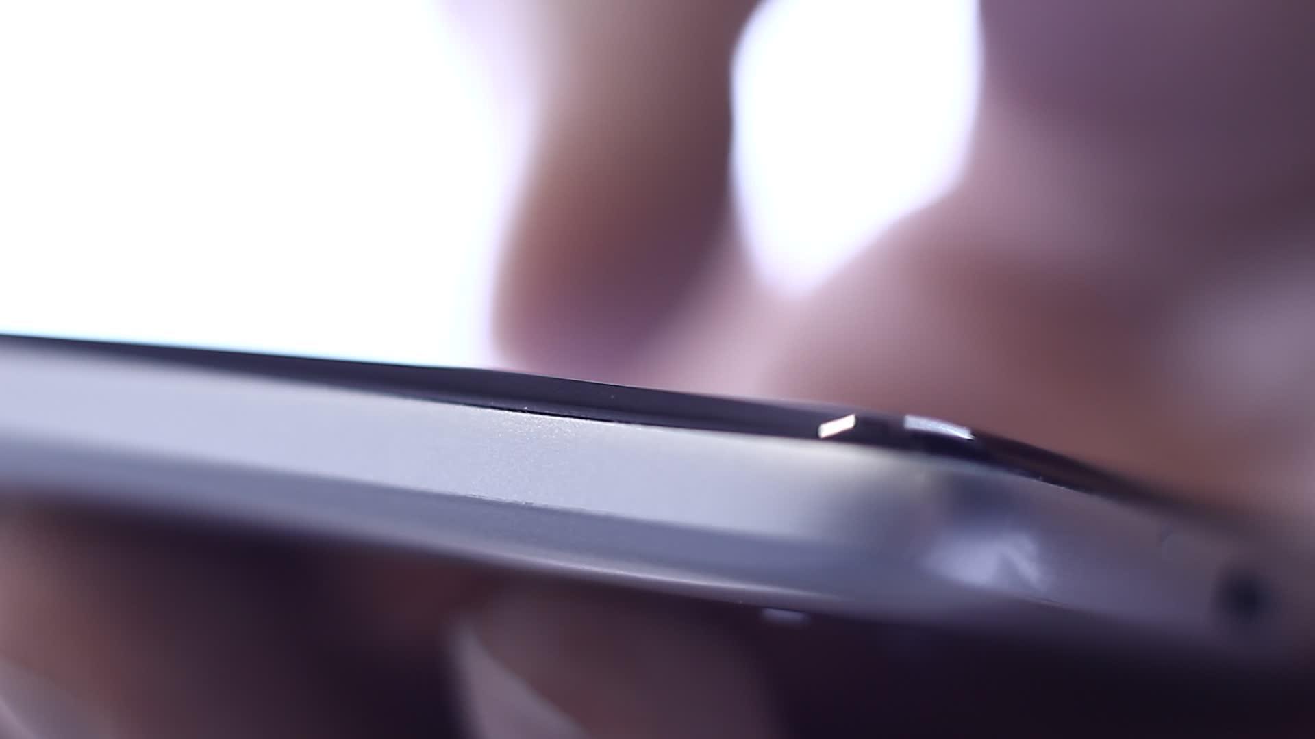 手机上的手指视频的预览图