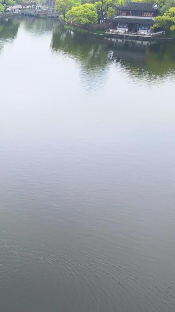 宁波5A景区月湖游船航拍集合集合视频的预览图