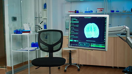 神经医学诊所显示监视器的医用大脑扫描胶片视频的预览图