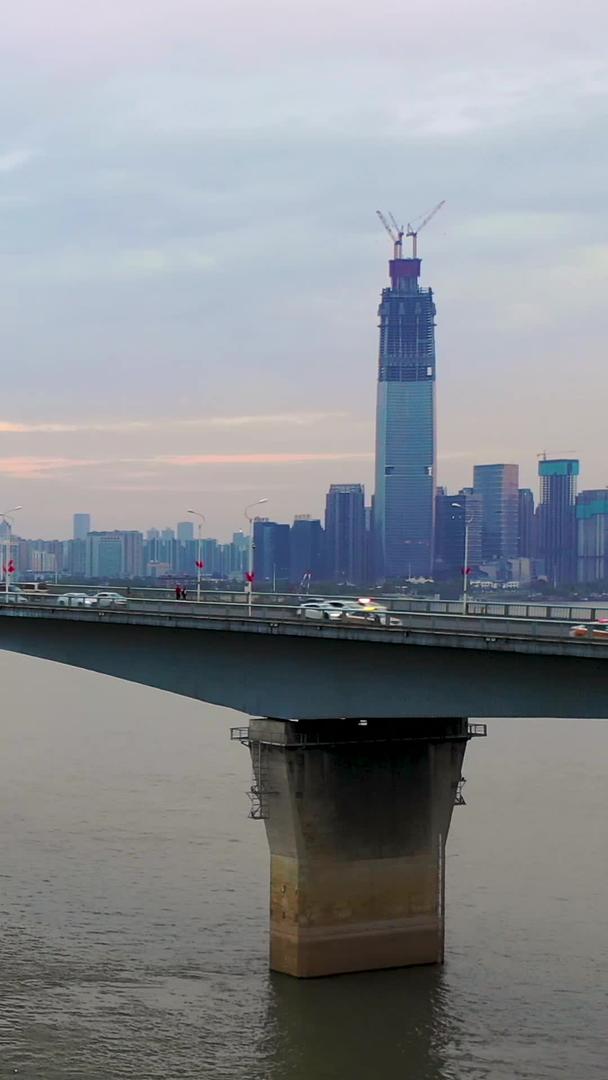 武汉长江二桥航拍和长江风光视频的预览图