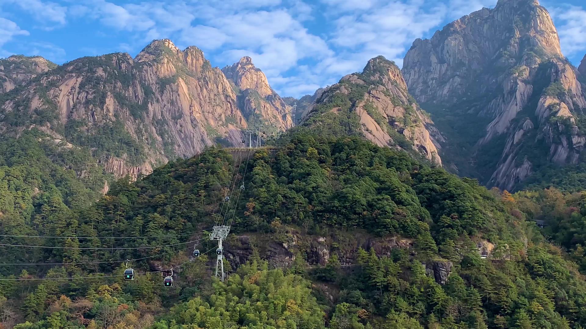 安徽黄山风景区缆车实拍视频合集视频的预览图