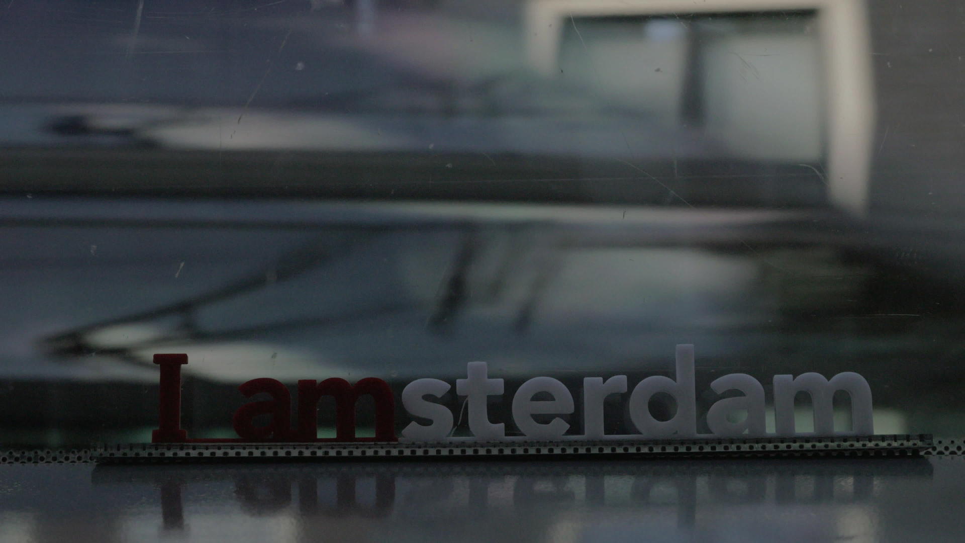 查看阿姆斯特丹电车窗口视频的预览图