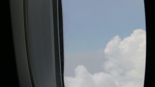 飞机的天空视距视频的预览图