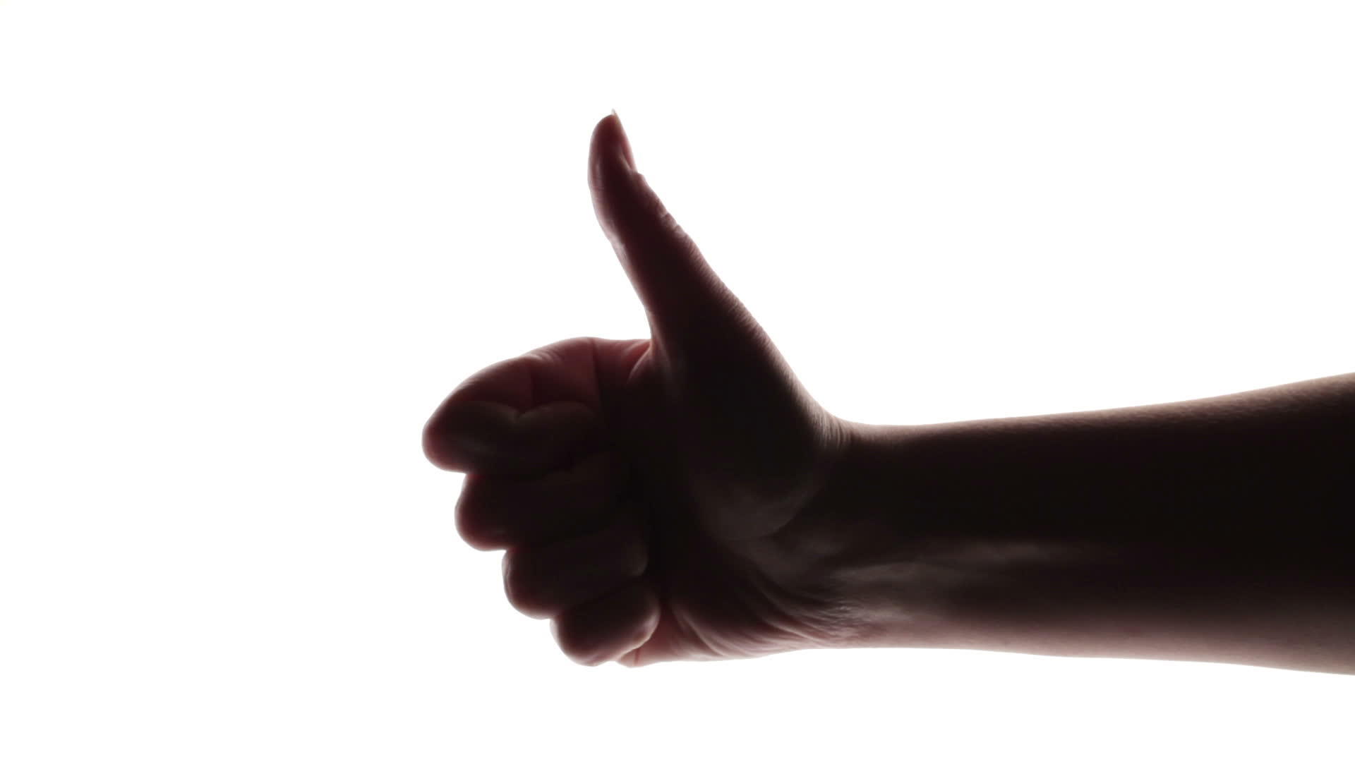 女性的手在白色背景上举起拇指的轮廓视频的预览图