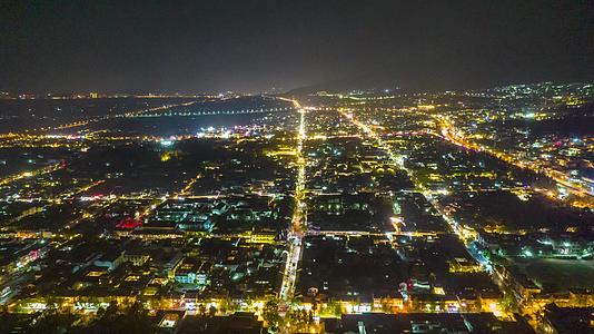 云南大理古城夜景航拍移动延迟视频的预览图