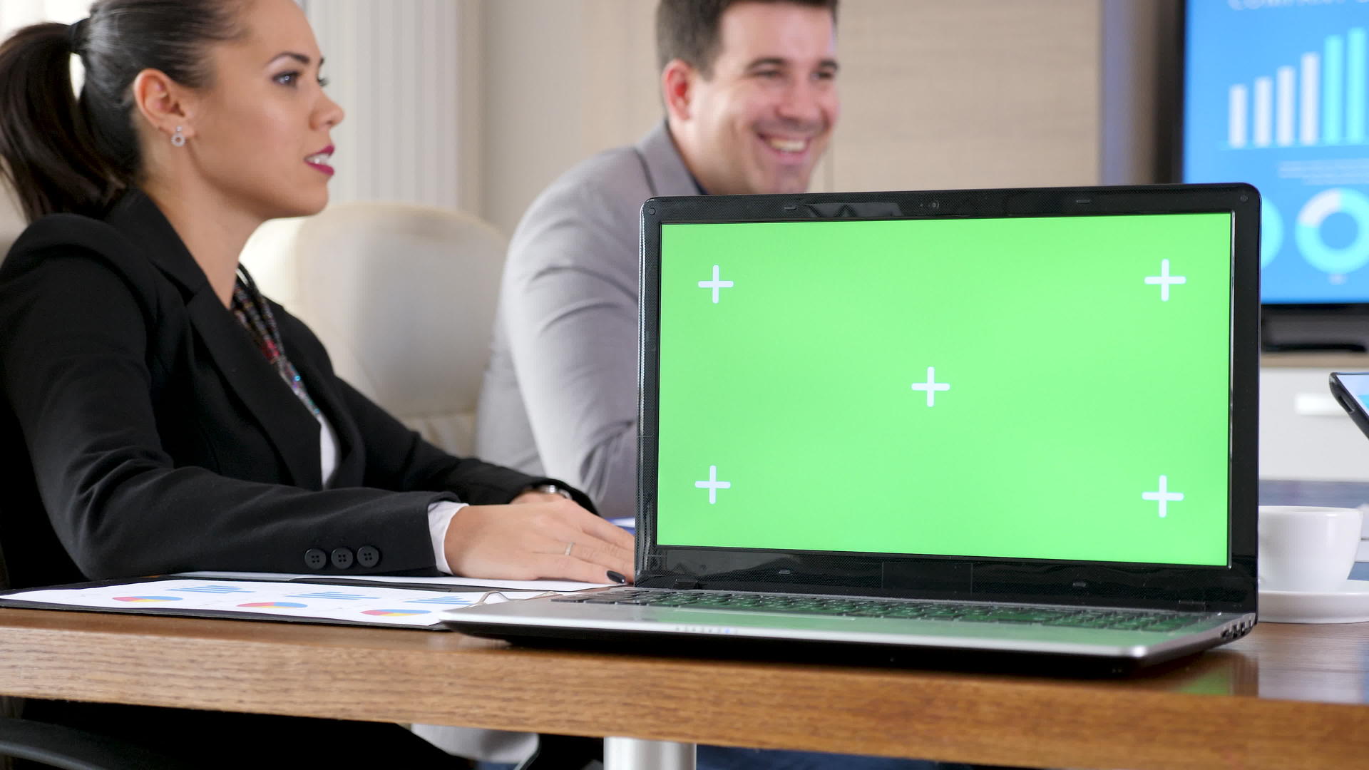 闭合计算机使用绿色屏幕染色体模型视频的预览图