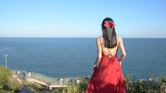 4K惠州海龟湾的少女视频的预览图