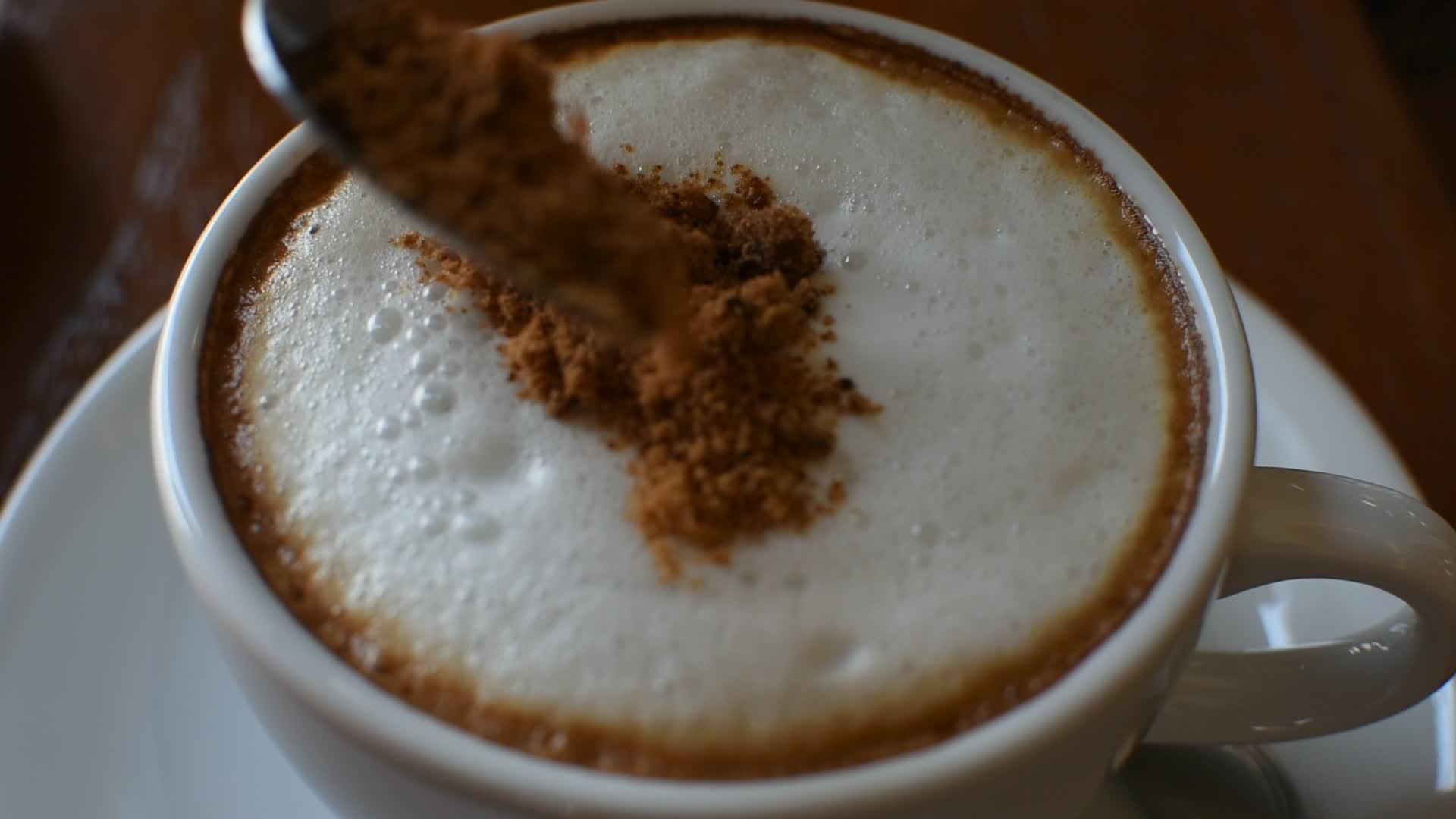 倒入红糖加热咖啡视频的预览图