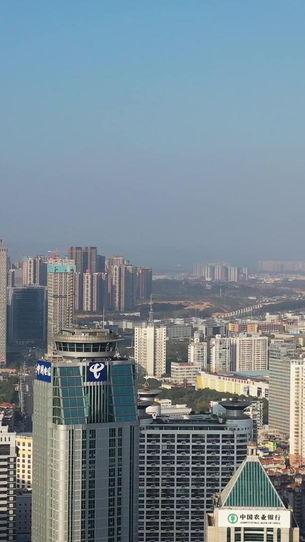 广西南宁城市风景市中心高楼群视频的预览图