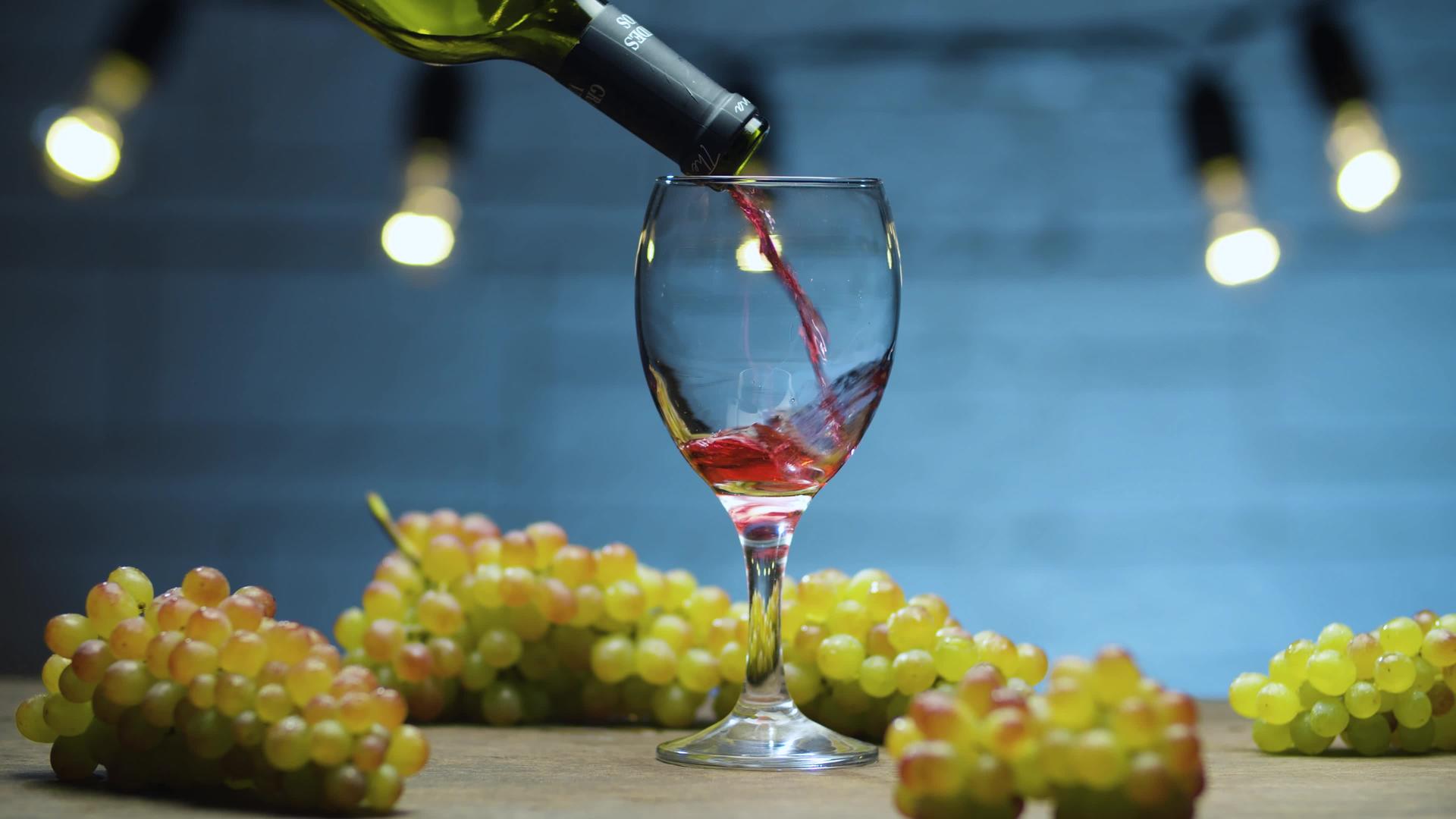 红酒和葡萄视频的预览图