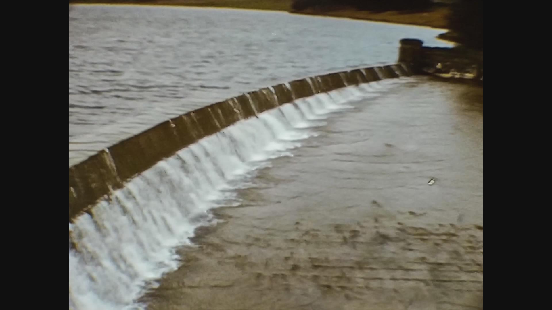 1969年统一王国恢复了统一王国的纯净水视频的预览图