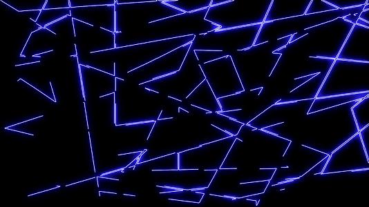 霓虹灯中的抽象线相互交叉形成一个类似于黑色背景的网络视频的预览图