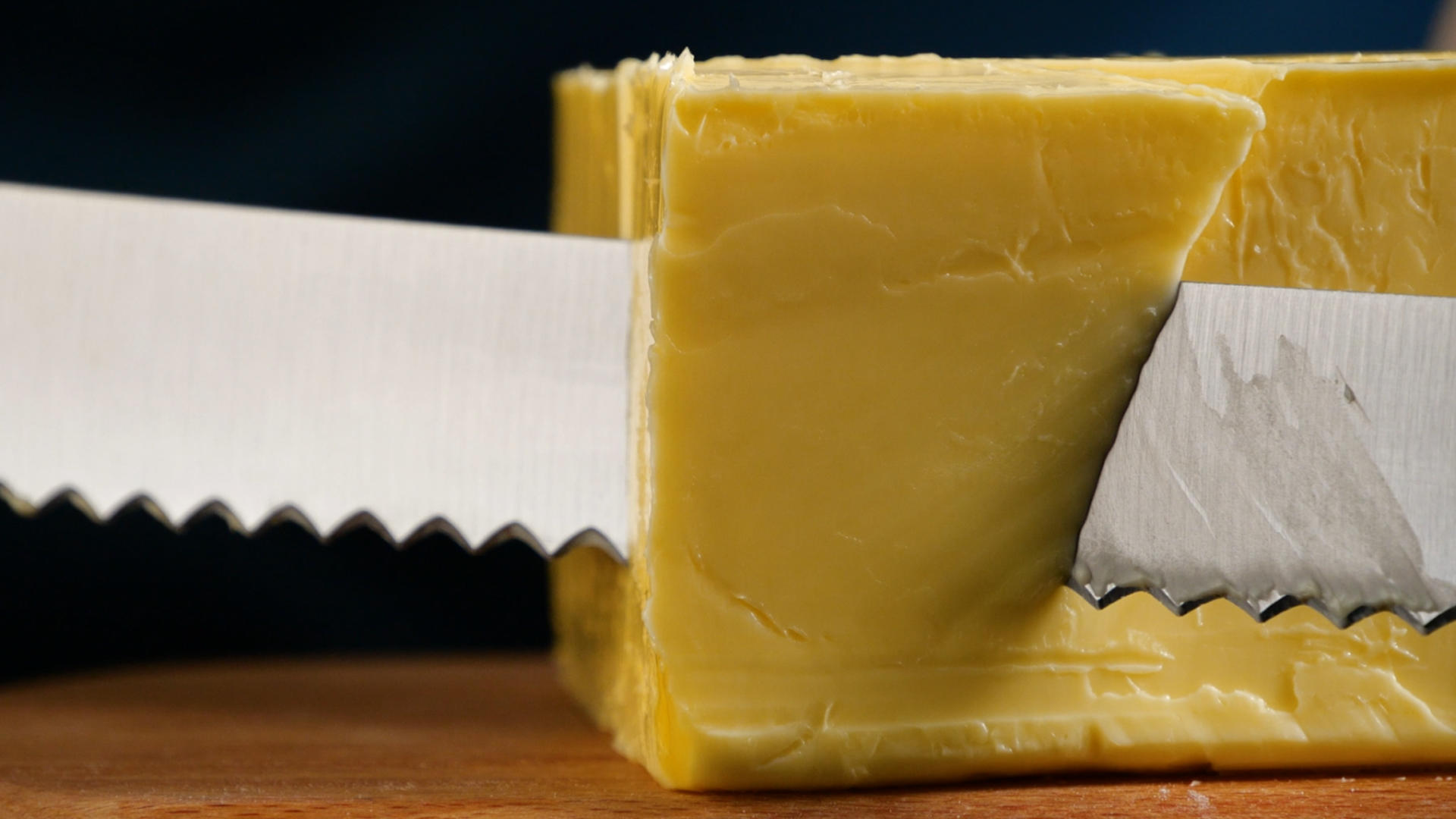 4K黄油切黄油糕点制作视频的预览图