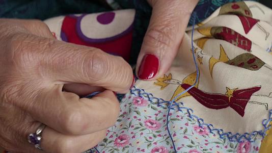 手工缝制缝纫视频的预览图