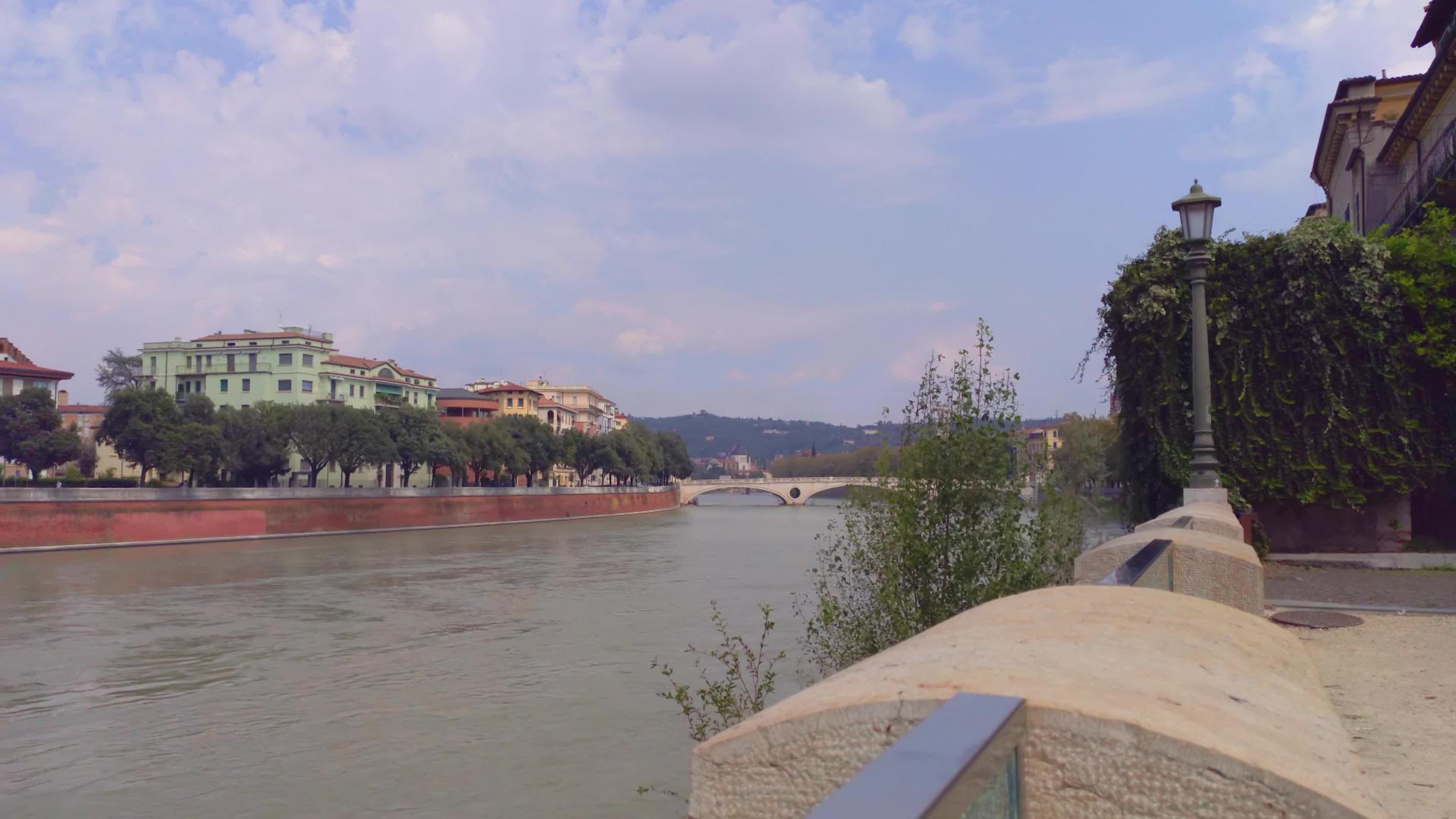 维罗纳河风景视频的预览图
