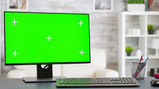 Pc显示绿色屏幕的显示器近距离拍摄视频的预览图