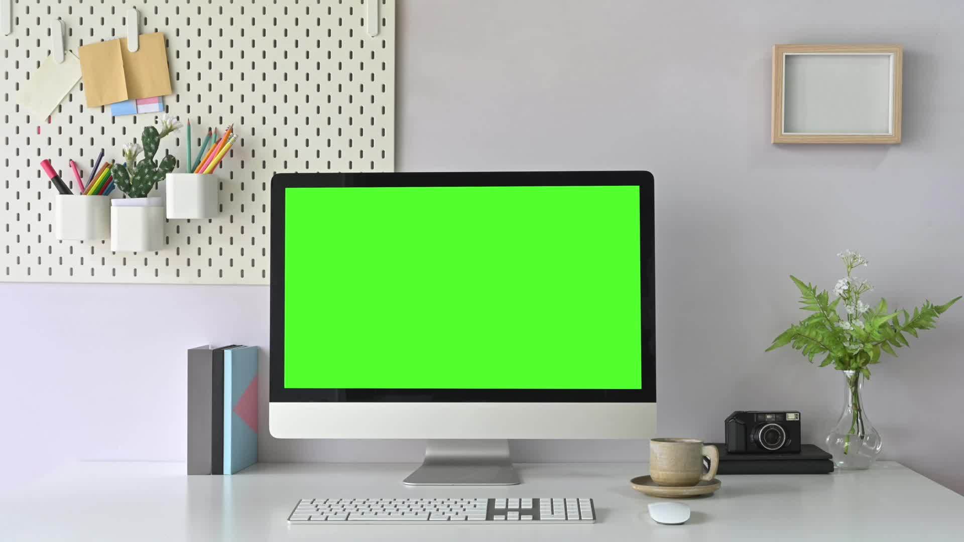 工作空间计算机绿色显示器具有放大功能视频的预览图