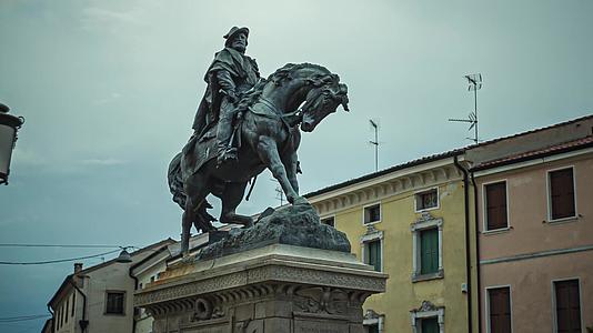 rivigo2中的garibaldi青铜雕像视频的预览图