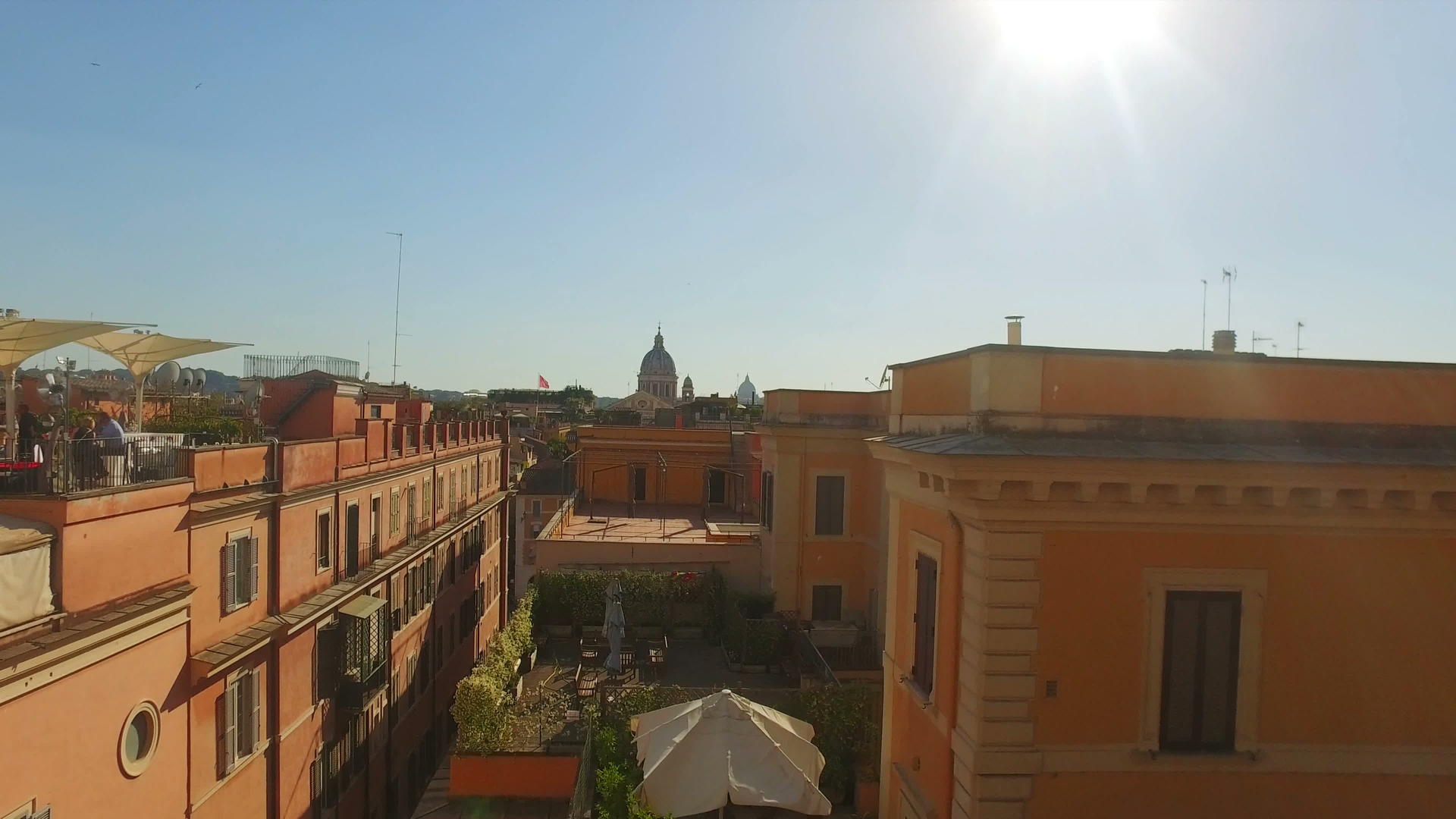 从西班牙台阶楼梯到Basilicadeisanti视频的预览图