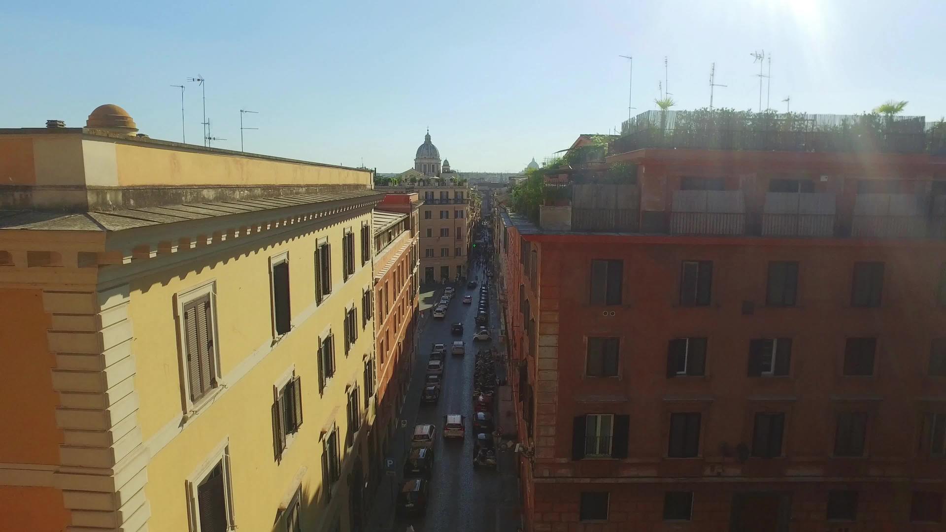靠近西班牙台阶FontanadelBottino视频的预览图