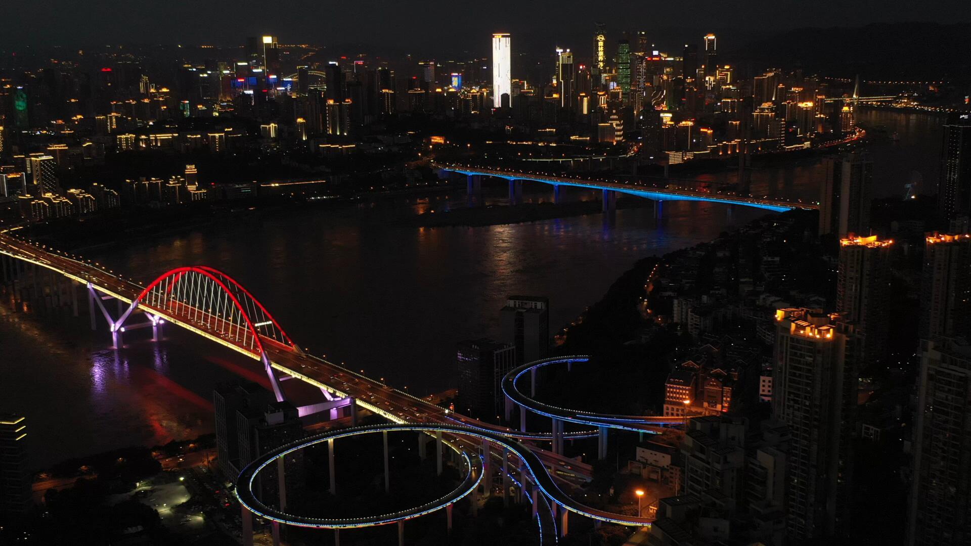 航拍实拍重庆菜园坝网红大桥视频的预览图