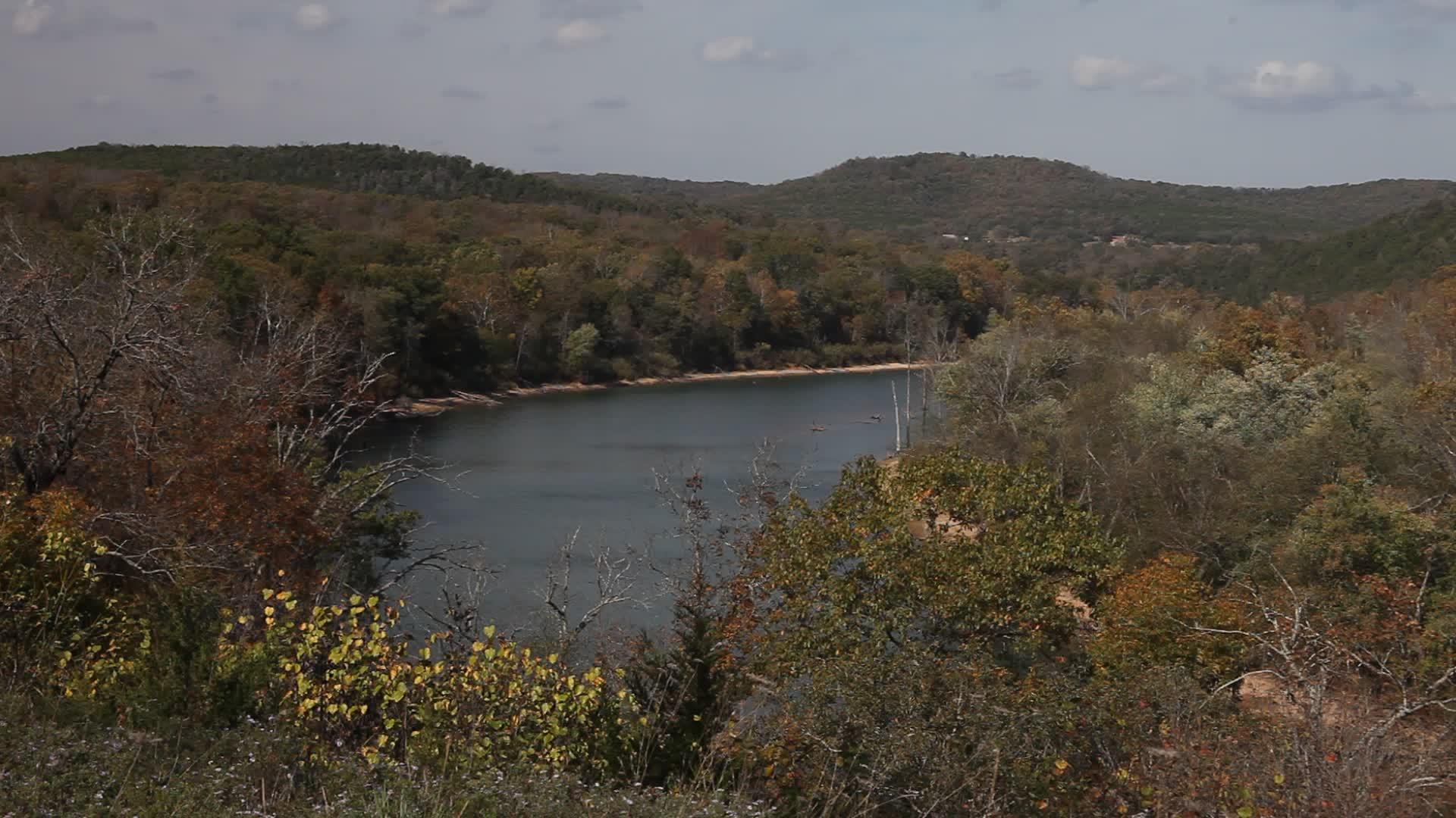 阿肯色州美丽的河流景象视频的预览图
