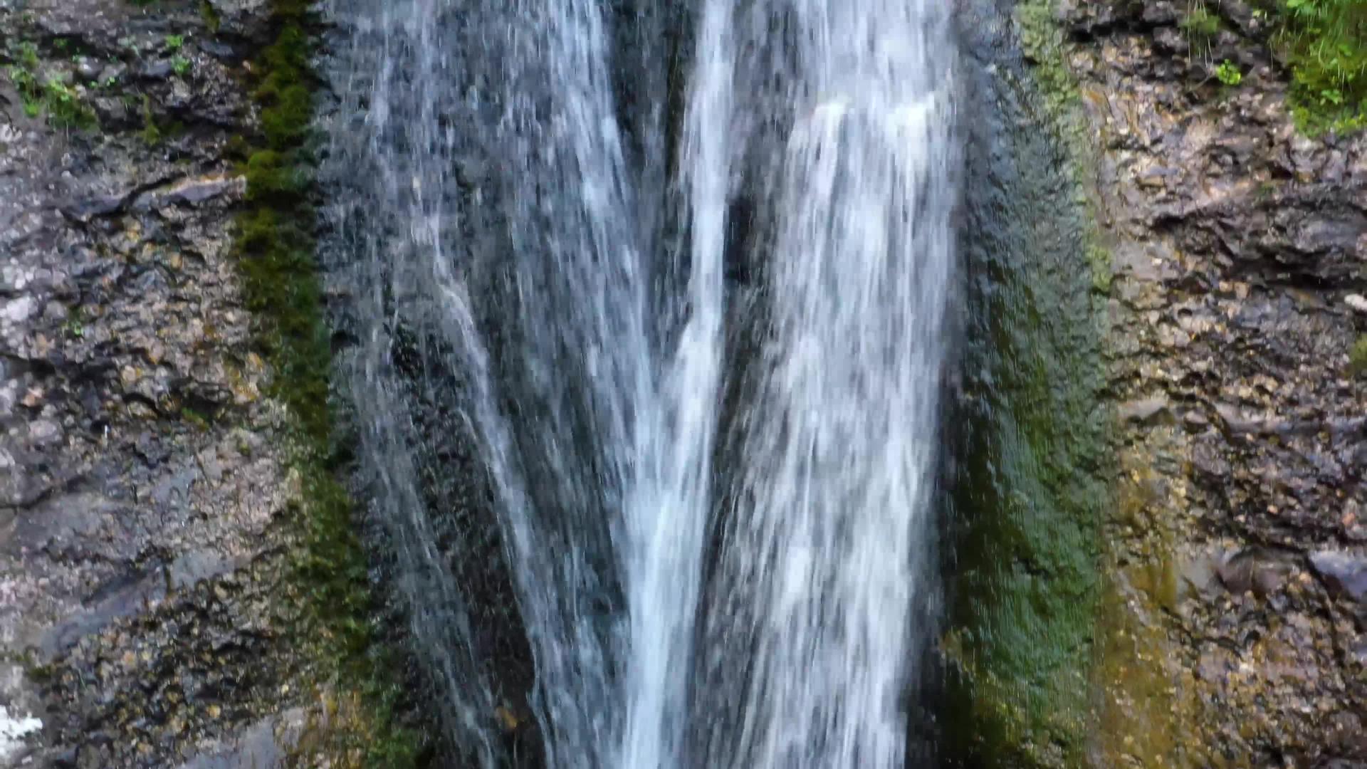 罗马尼亚杜里托亚地区的水流视频的预览图