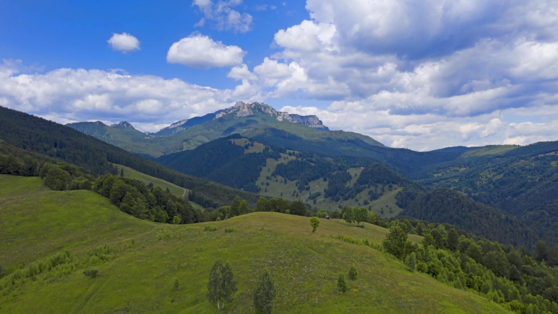 罗马尼亚喀尔巴阡山脉的时间视频视频的预览图