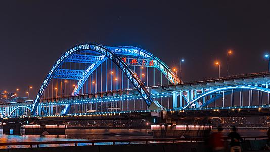 8K大气延时杭州城市复兴大桥双层高架桥人流车流视频的预览图