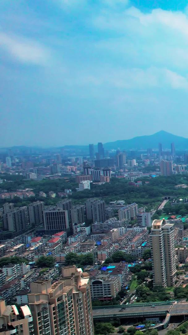南京天际线航拍视频的预览图