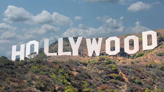 好莱坞标志洛杉矶近景拍摄视频的预览图