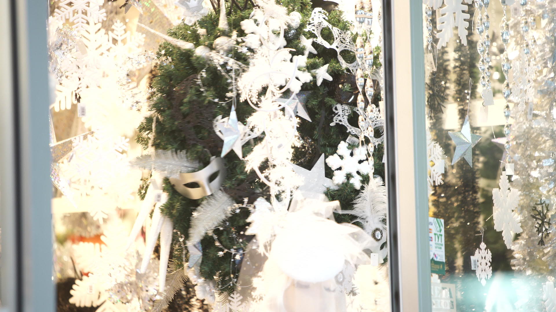 圣诞商店窗口视频的预览图