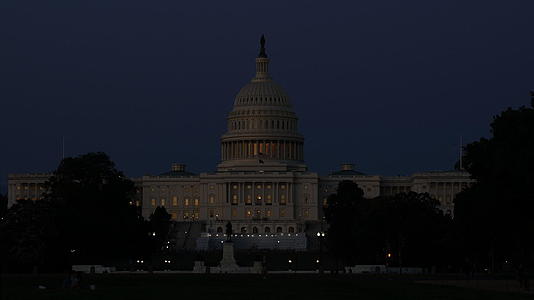 瓦兹顿州国会和参议院大楼晚间DCUUSA视频的预览图