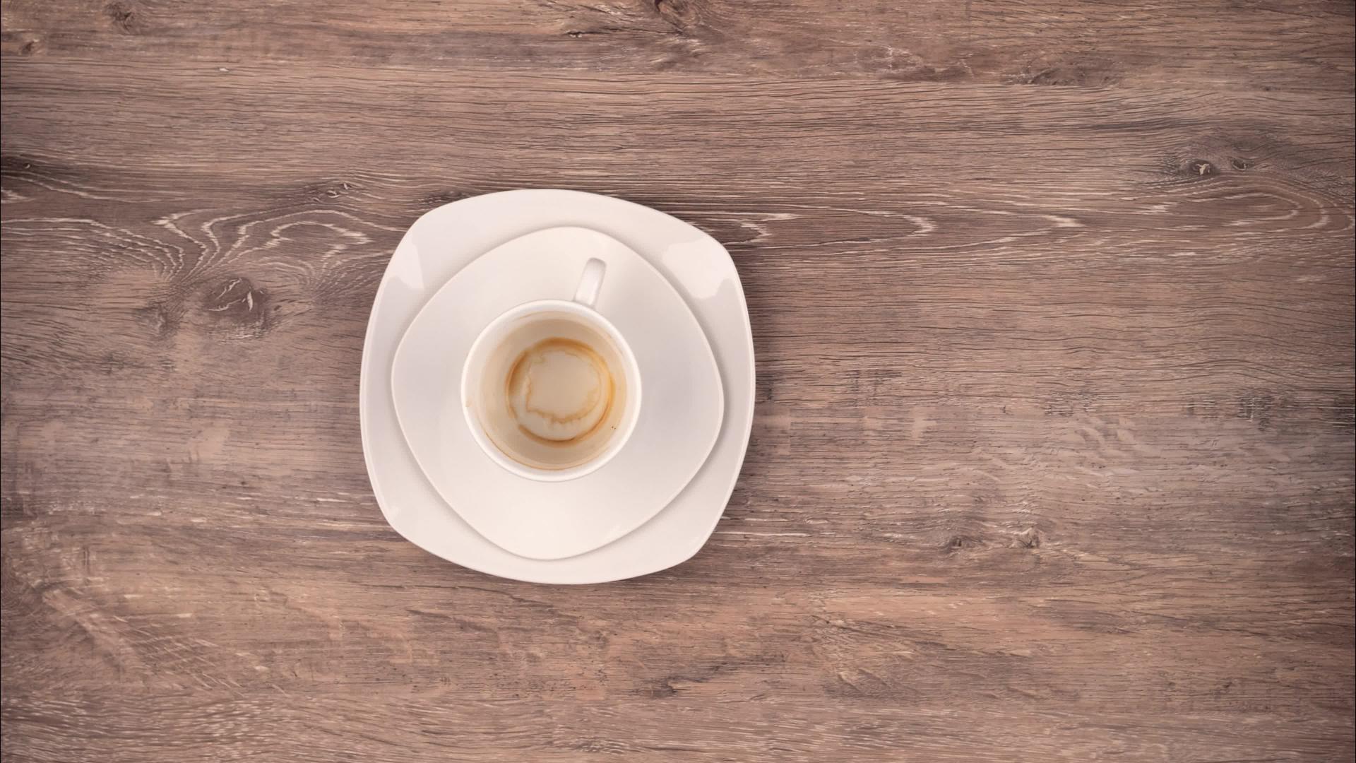 羊角面包和咖啡早餐视频的预览图