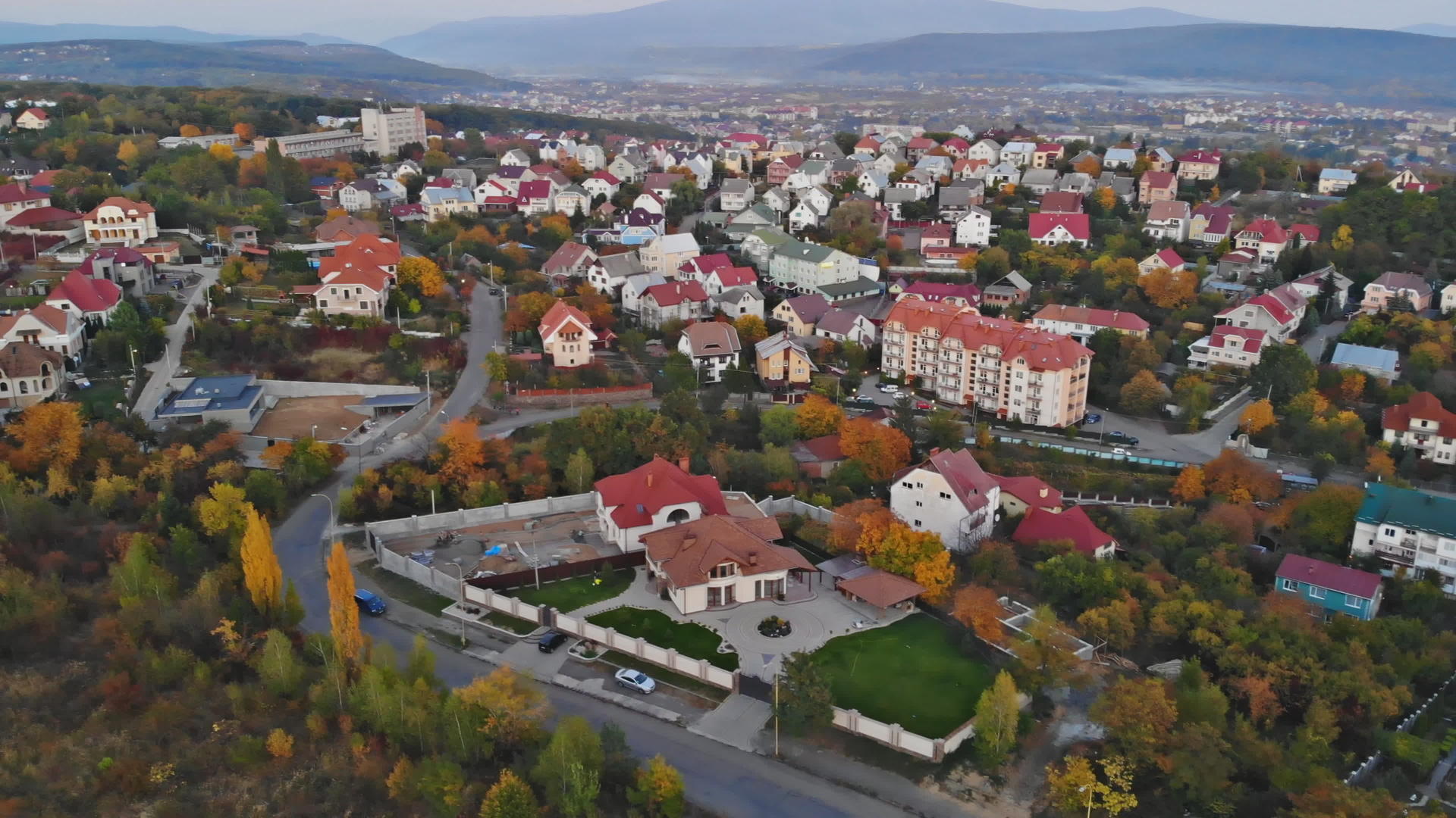欧洲城镇的顶端在乌日戈罗德的城市Uzhhorodukraine视频的预览图