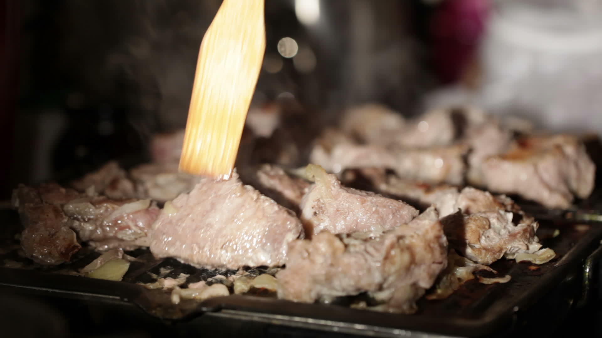 肉肉在bbq上视频的预览图