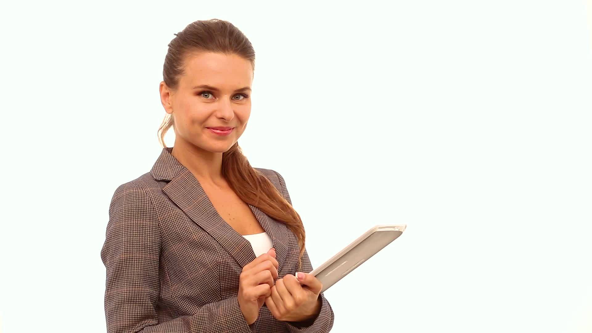 工作室有平板电脑的女商人视频的预览图