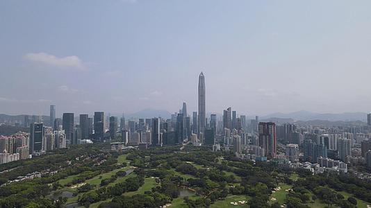 航拍深圳平安金融大厦视频的预览图