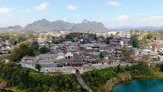 4K航拍贵州青岩古镇全景升格视频的预览图