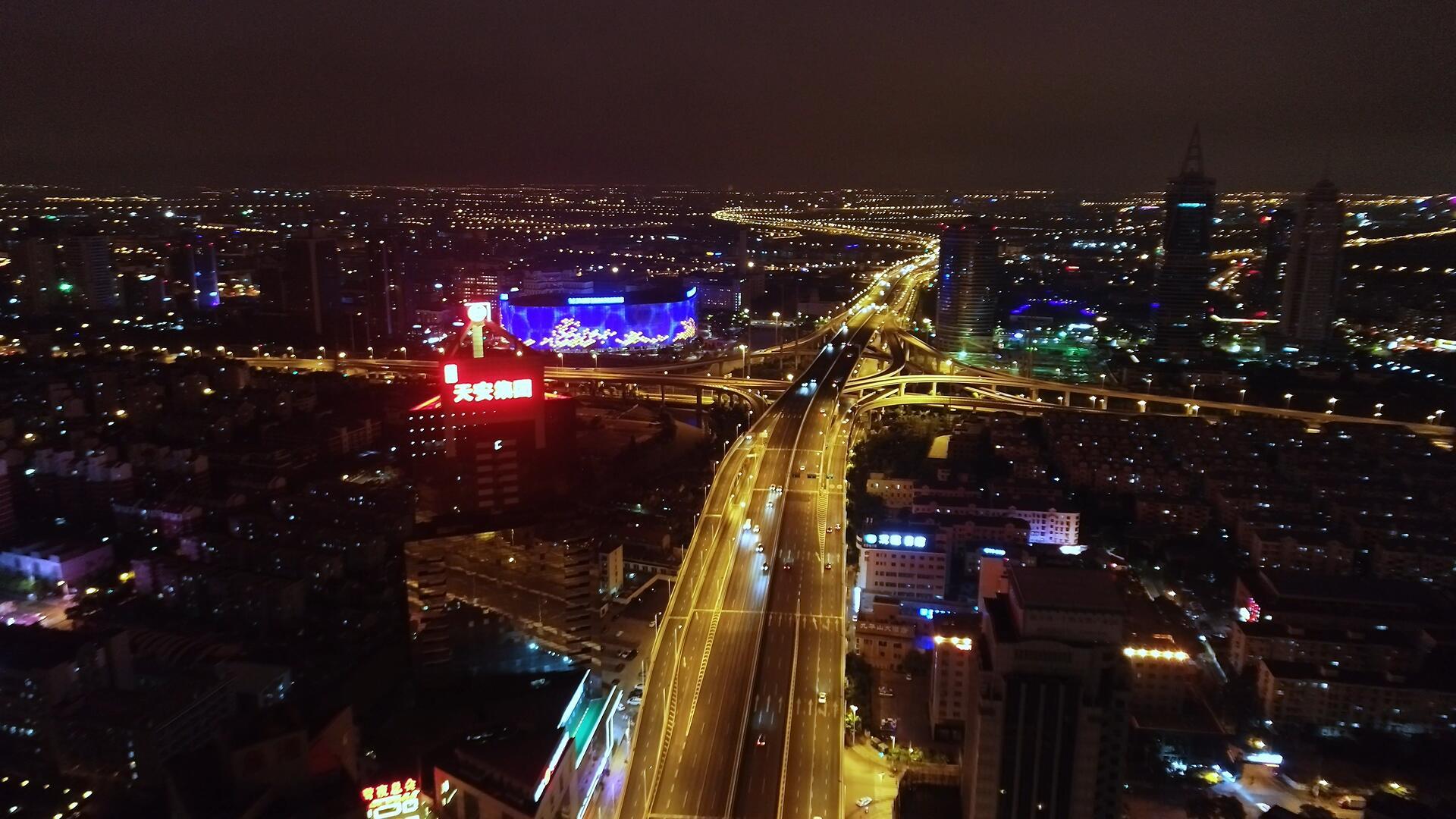 上海浦东杨高路立交垂直4K航拍视频的预览图