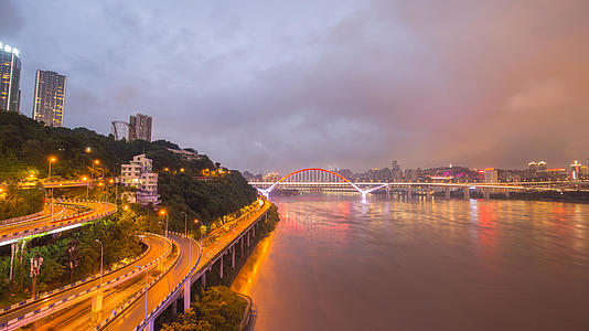 菜园坝长江大桥白天转黑夜延迟拍摄视频的预览图
