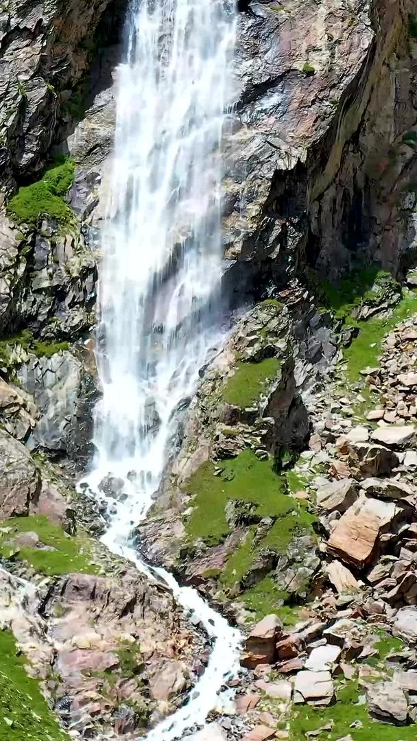 西藏风景类乌齐吉雪山融水航拍视频的预览图
