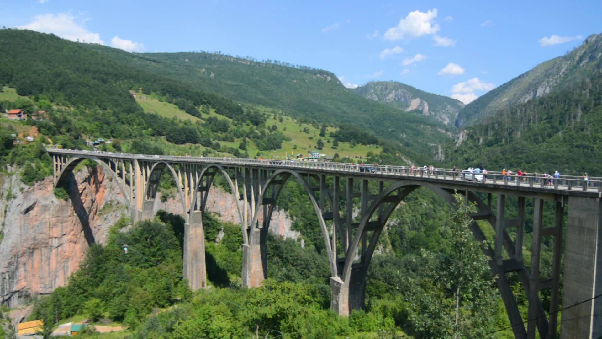 Djurdjevic桥durmitor蒙太哥国家公园视频的预览图