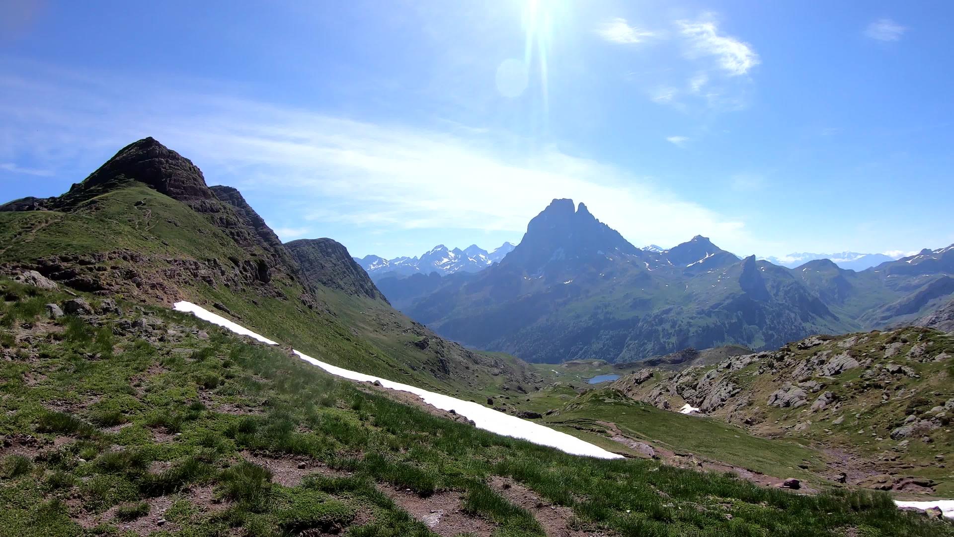 法国的比利牛斯山脉视频的预览图
