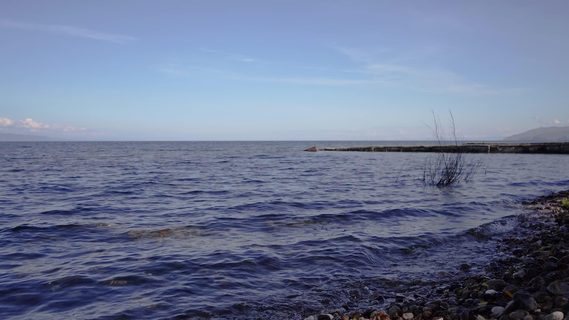 自然景观以比基卡尔湖为视线视频的预览图