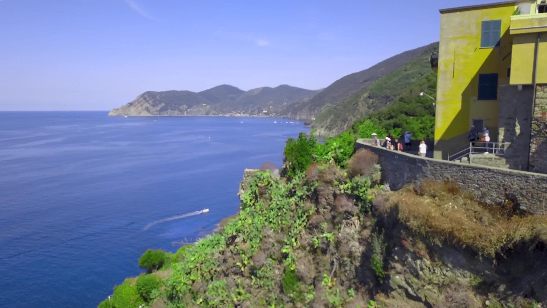 意大利利古里亚意大利海岸的渔村视频的预览图