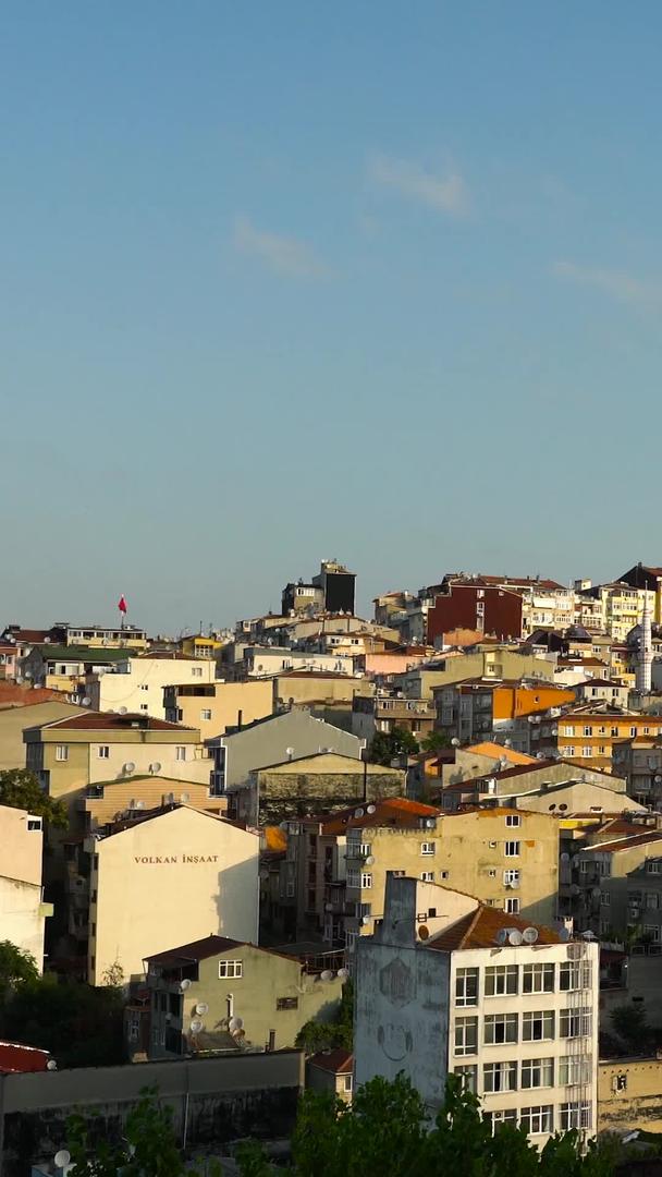 伊斯坦布尔老城区土耳其居民区延迟视频的预览图