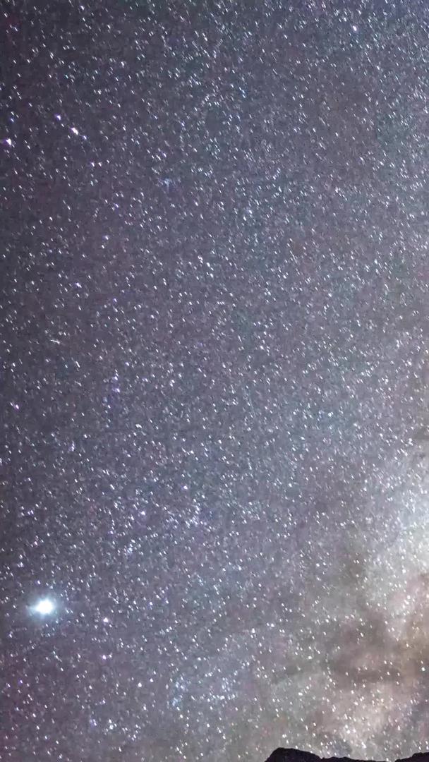 延迟西藏米亚山口夜景银河素材视频的预览图