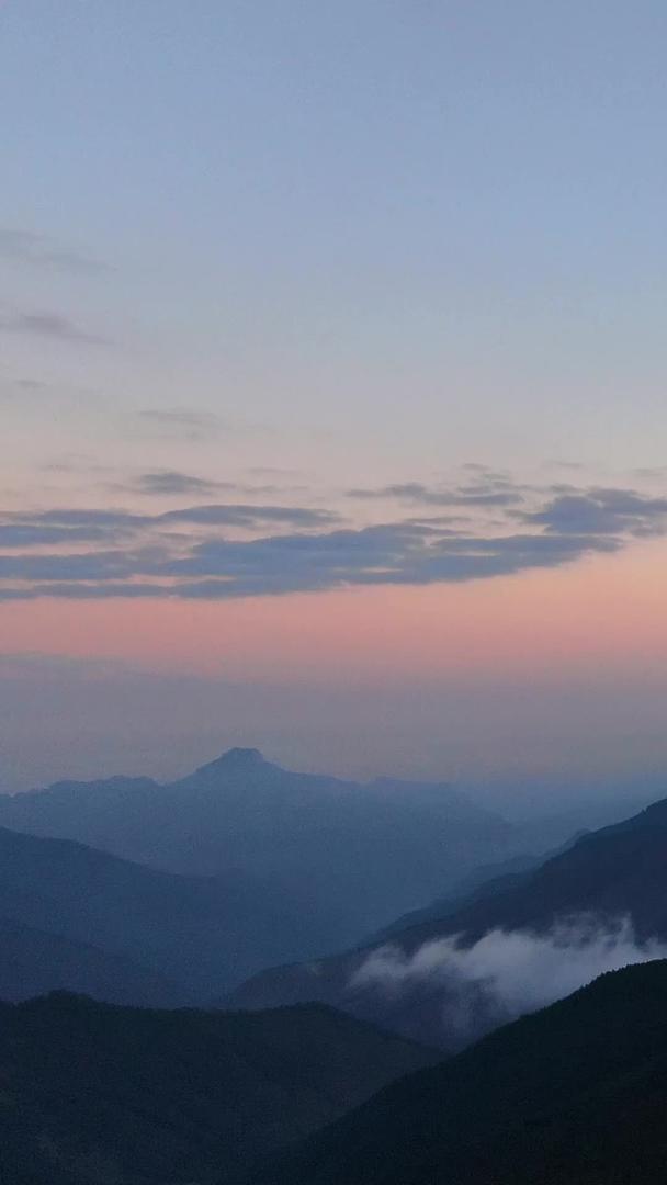 云海航拍视频在山西五台山流动视频的预览图