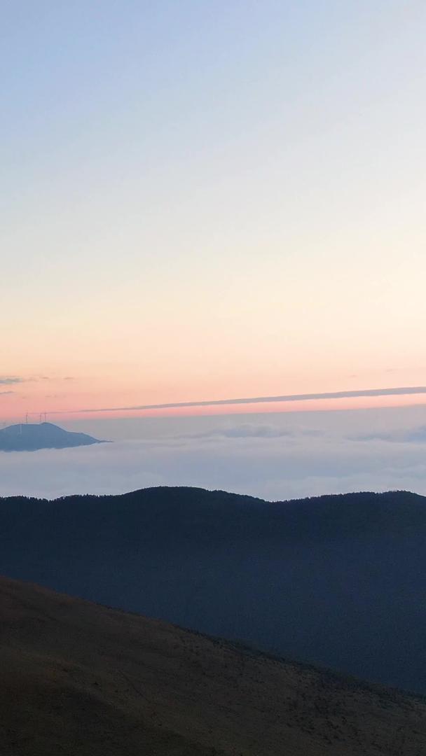 云海航拍视频在山西五台山流动视频的预览图